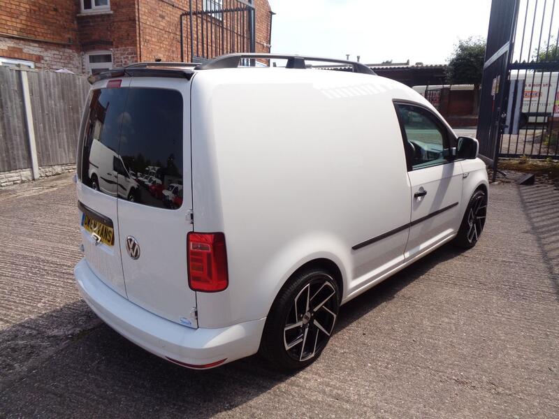 VOLKSWAGEN CADDY