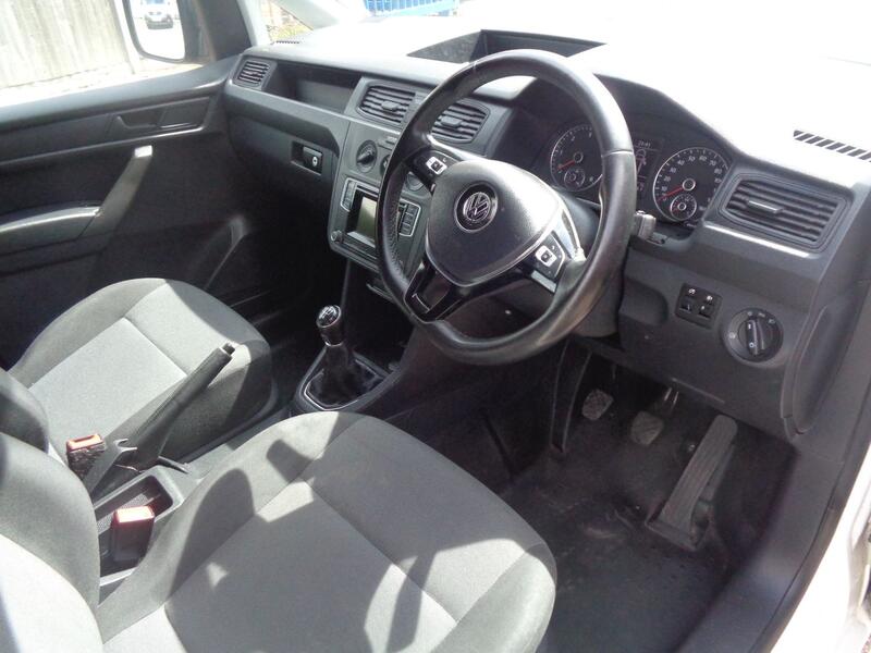 VOLKSWAGEN CADDY