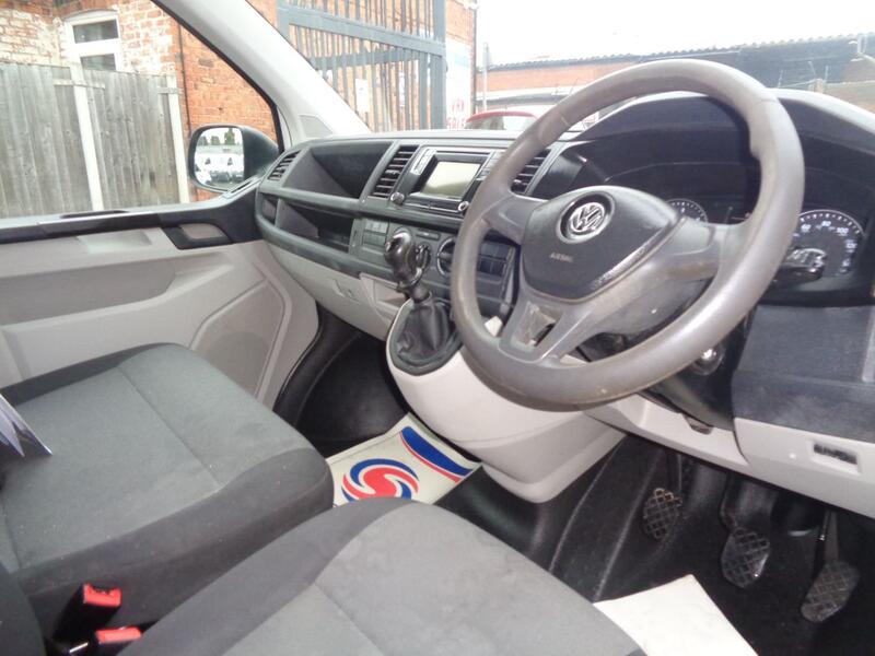 VOLKSWAGEN TRANSPORTER