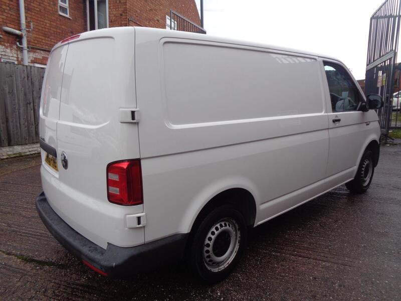 VOLKSWAGEN TRANSPORTER