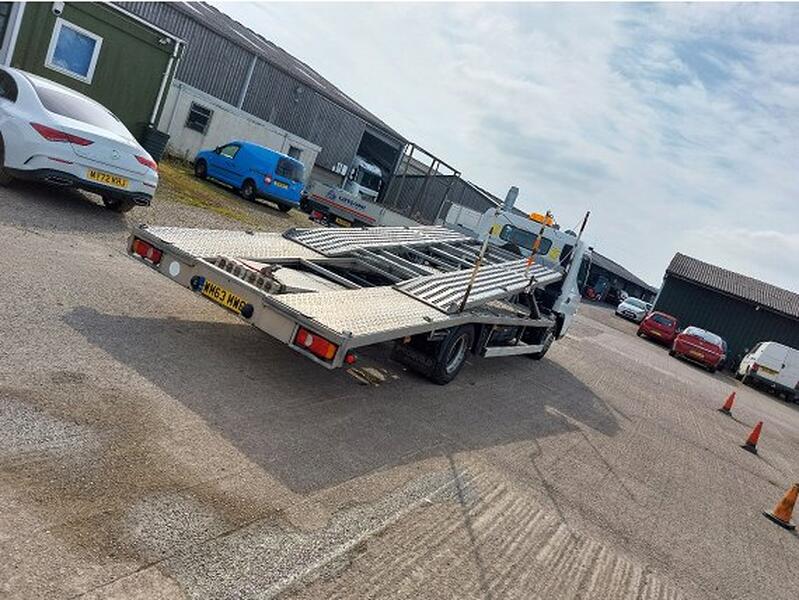 MITSUBISHI CANTER