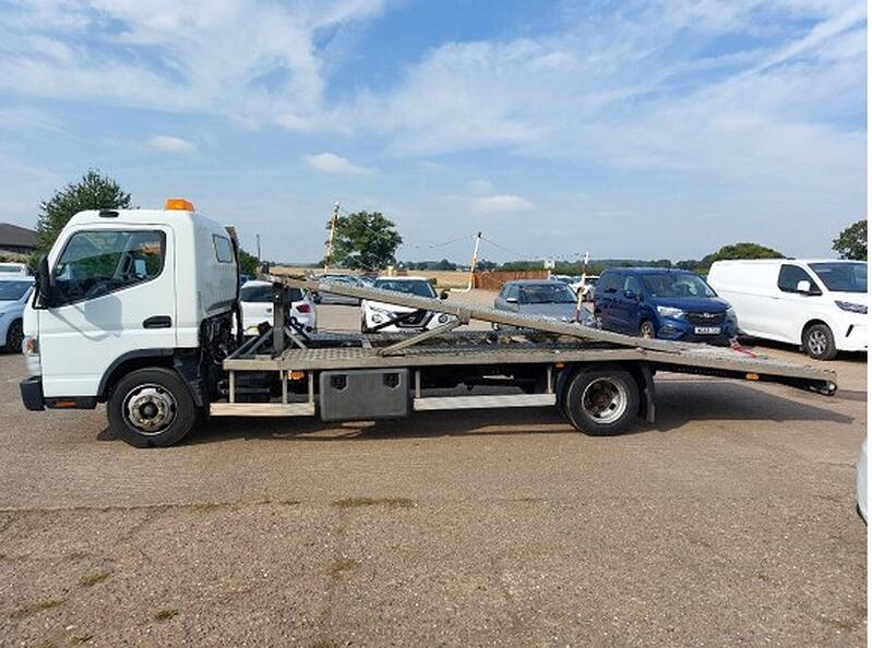 MITSUBISHI CANTER