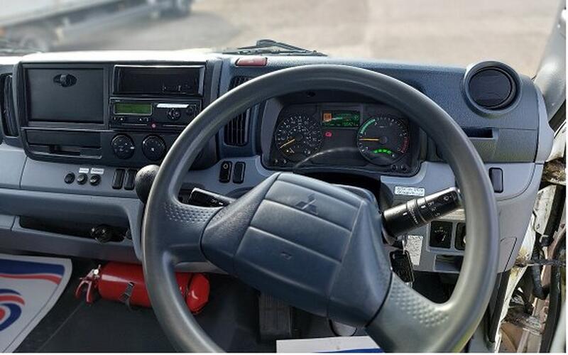 MITSUBISHI CANTER
