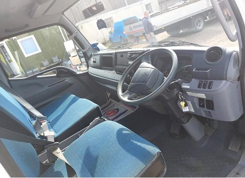 MITSUBISHI CANTER