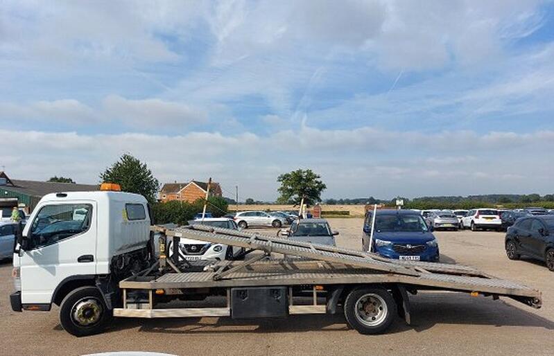 MITSUBISHI CANTER
