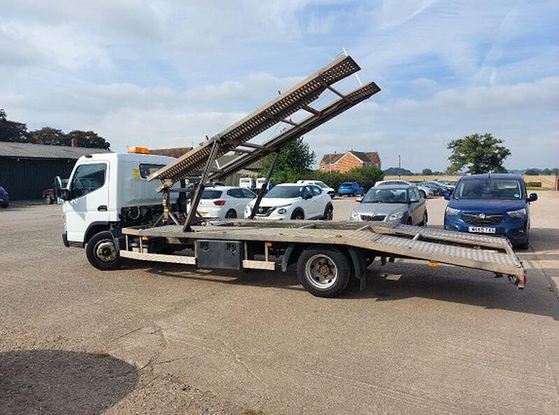 MITSUBISHI CANTER