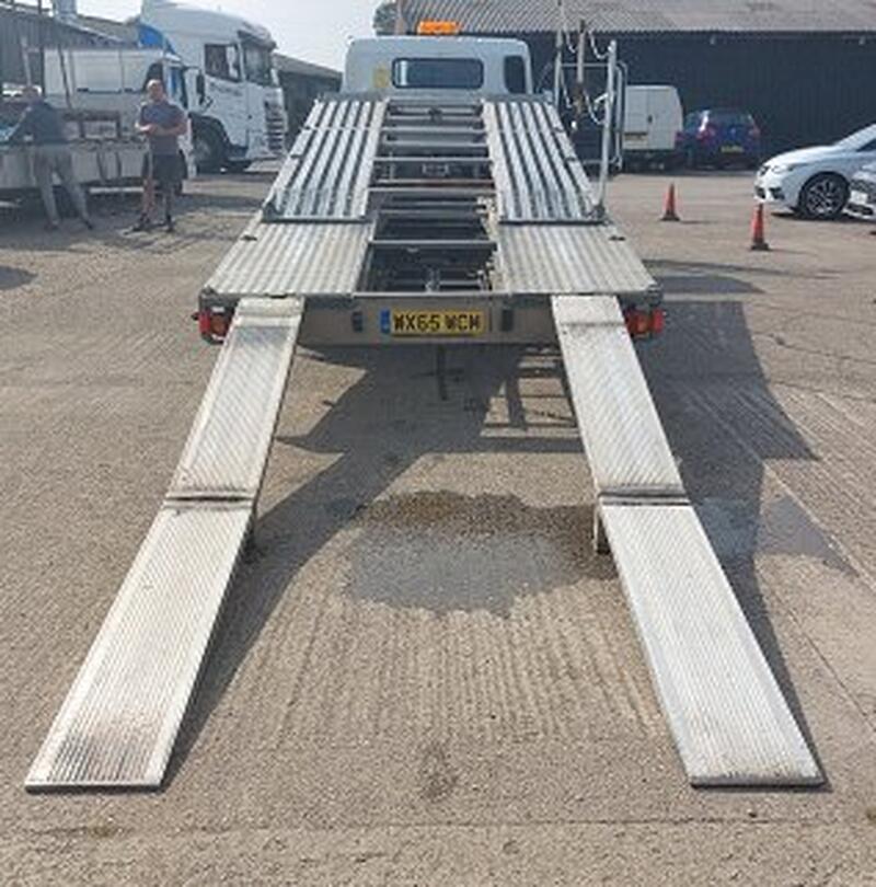 MITSUBISHI CANTER