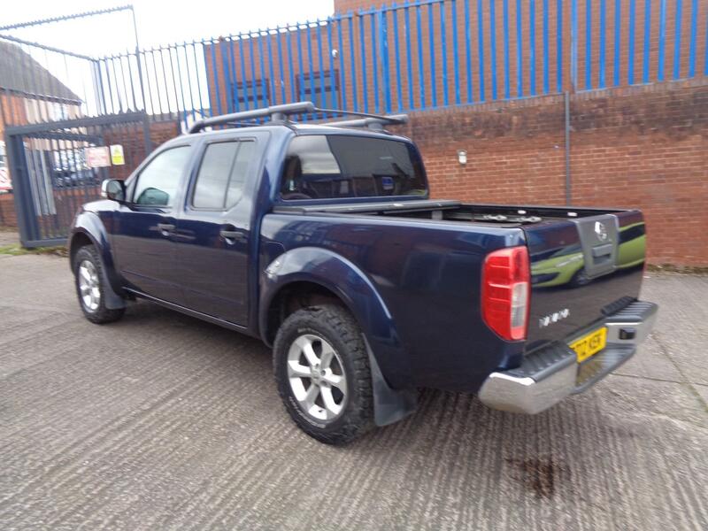 NISSAN NAVARA