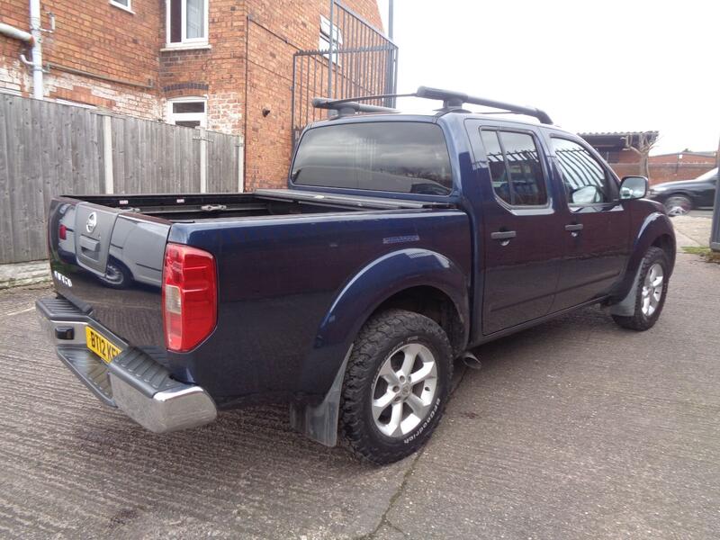 NISSAN NAVARA