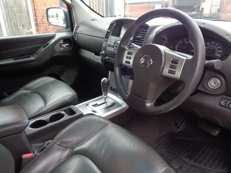 NISSAN NAVARA