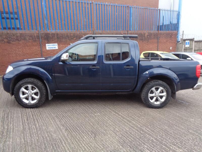 NISSAN NAVARA